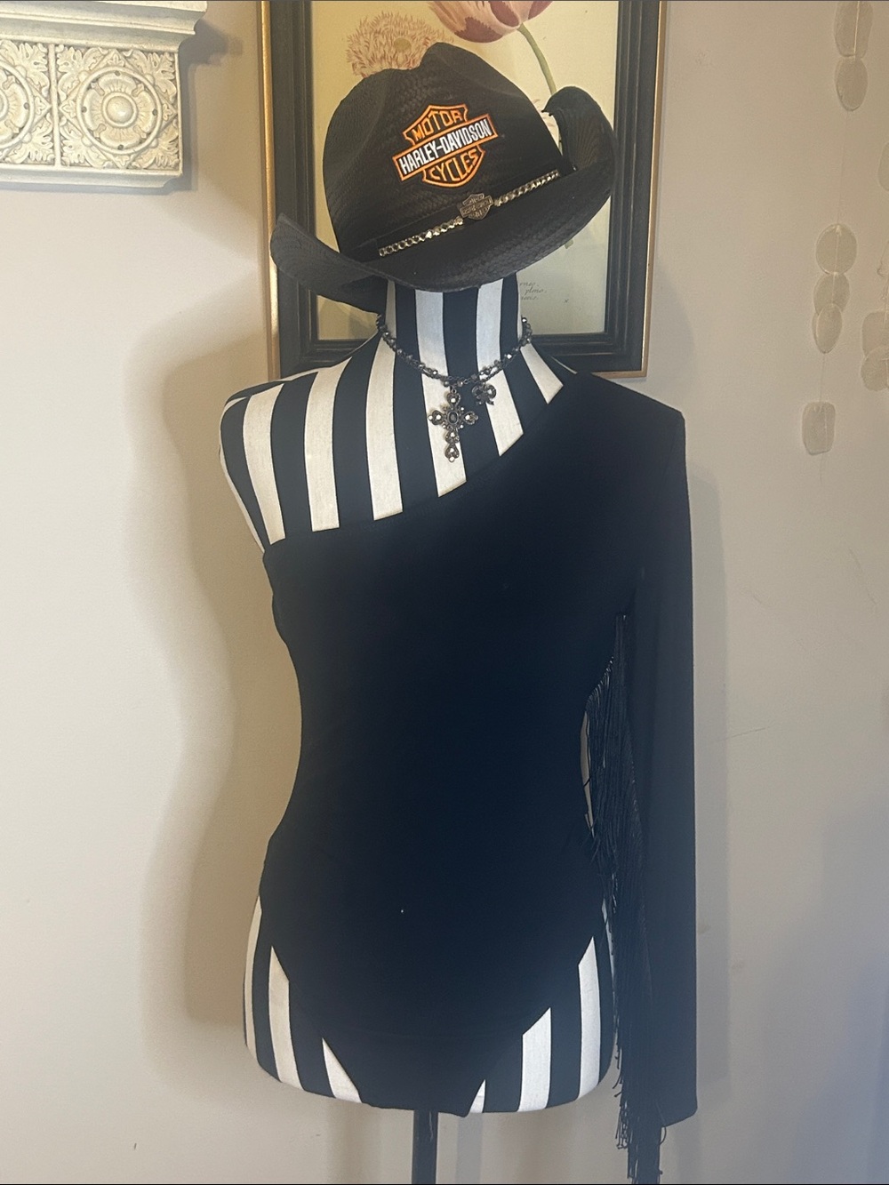 Woman’s black One shoulder fringe bodysuit small - Picture 9 of 9